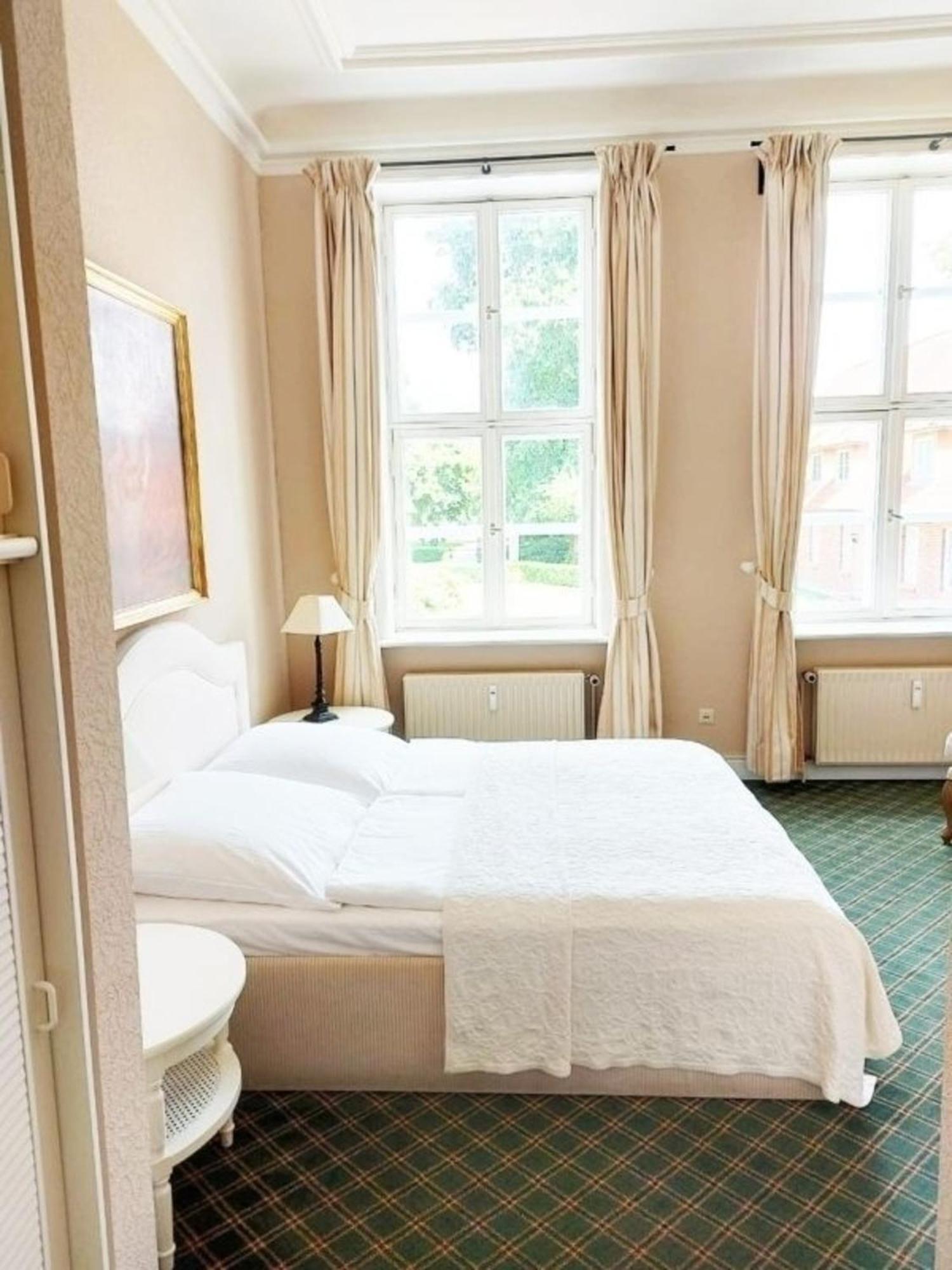 Herrenhaus Appartement 4 Luedersburg ภายนอก รูปภาพ